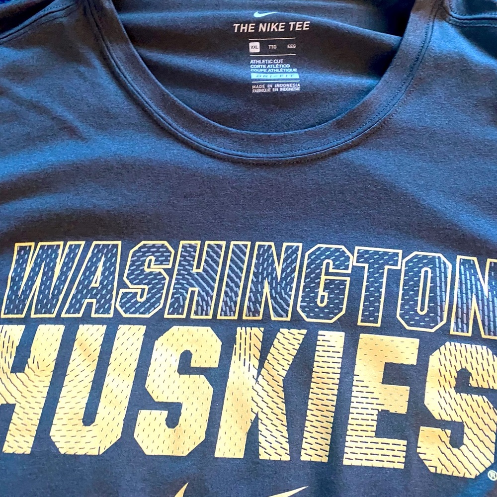 Nike Dri-Fit Washington Huskies athletic shirt. Gray and yellow Mens size XXL